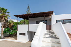 4BR Yaiza Relax House - Terrace & Mountain
